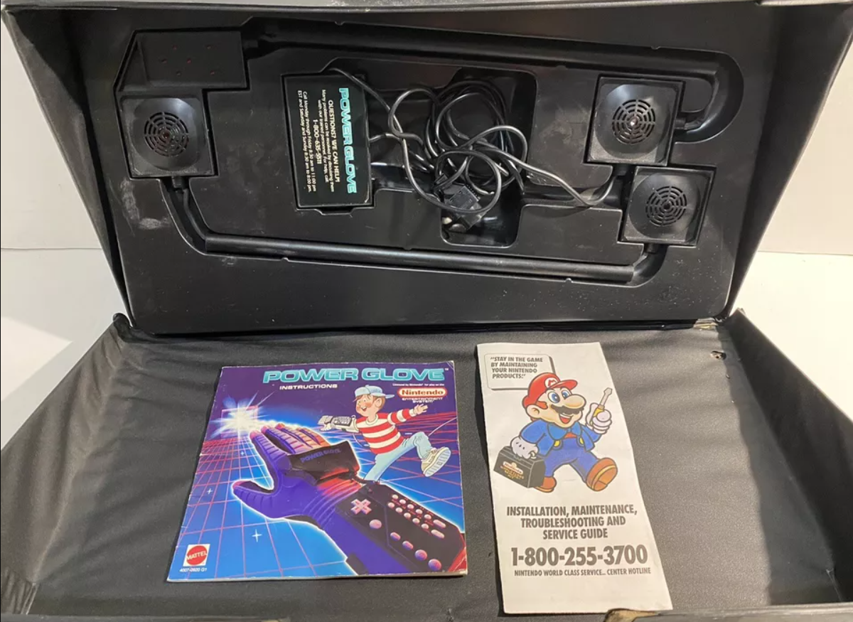 Nintendo Power Glove In Black Travel Case NES Tested/Works ! + 2 Games + Manual